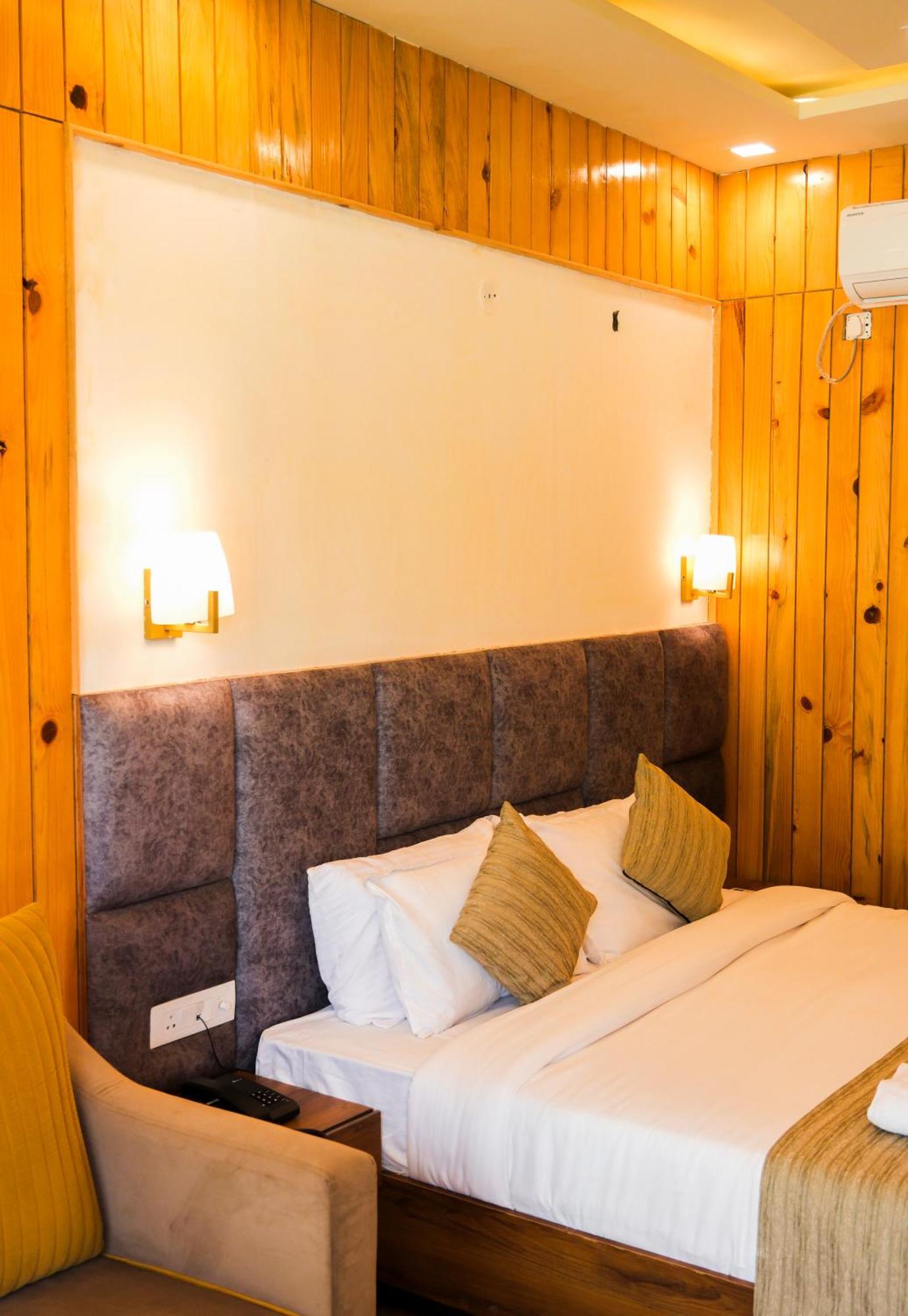 Qcent Woods Resort & Spa, Rishikesh Exterior photo